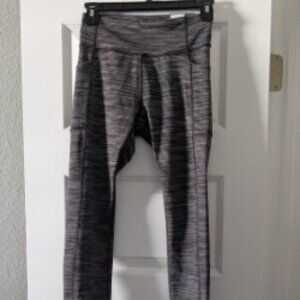 Tek Gear Sports Capri Pants – Size Small – NWT
